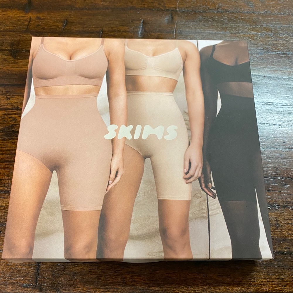 SKIMS Soultion short #1 black 2XL/3XL